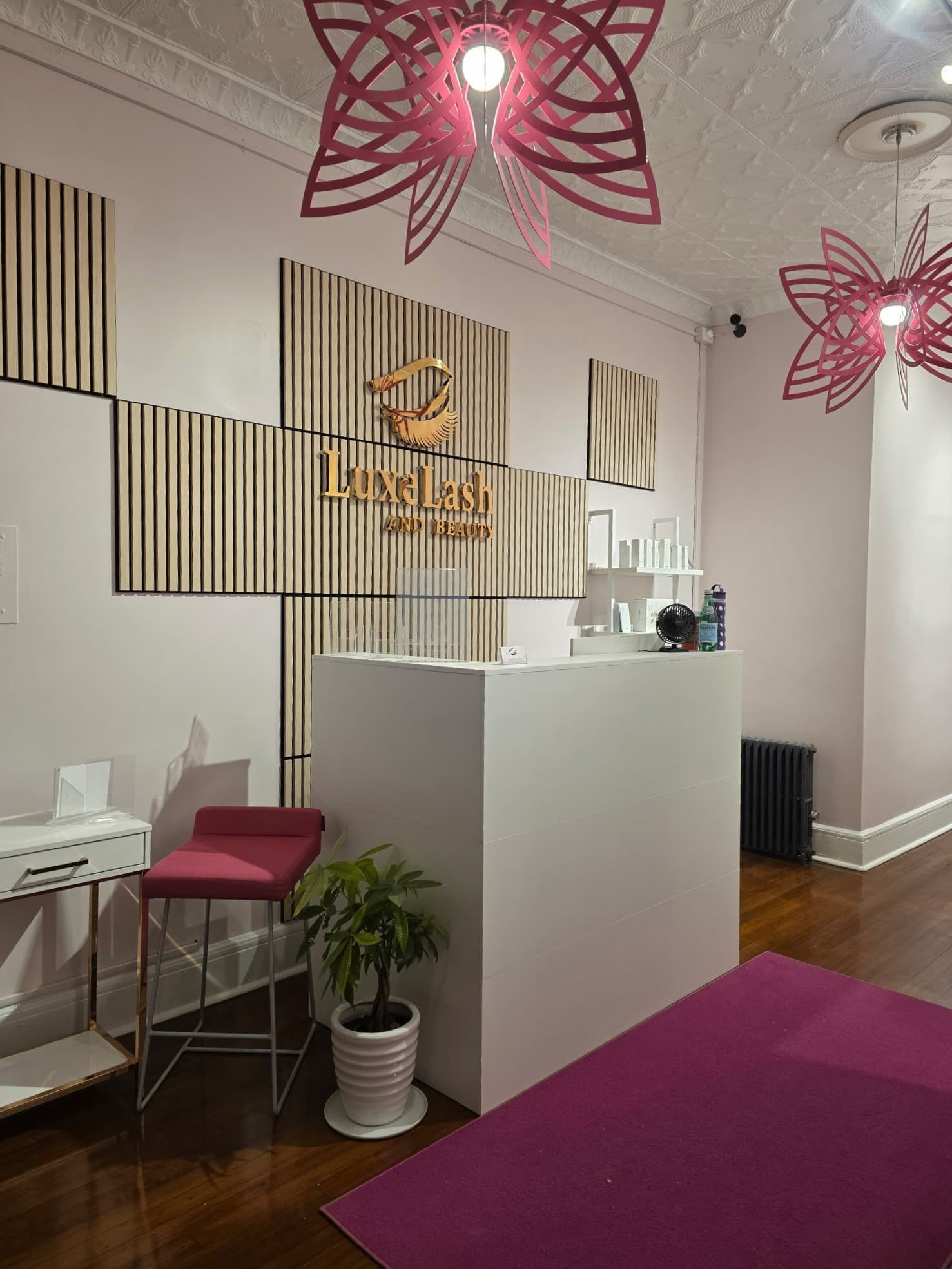 LuxeLash And Beauty studio reception area